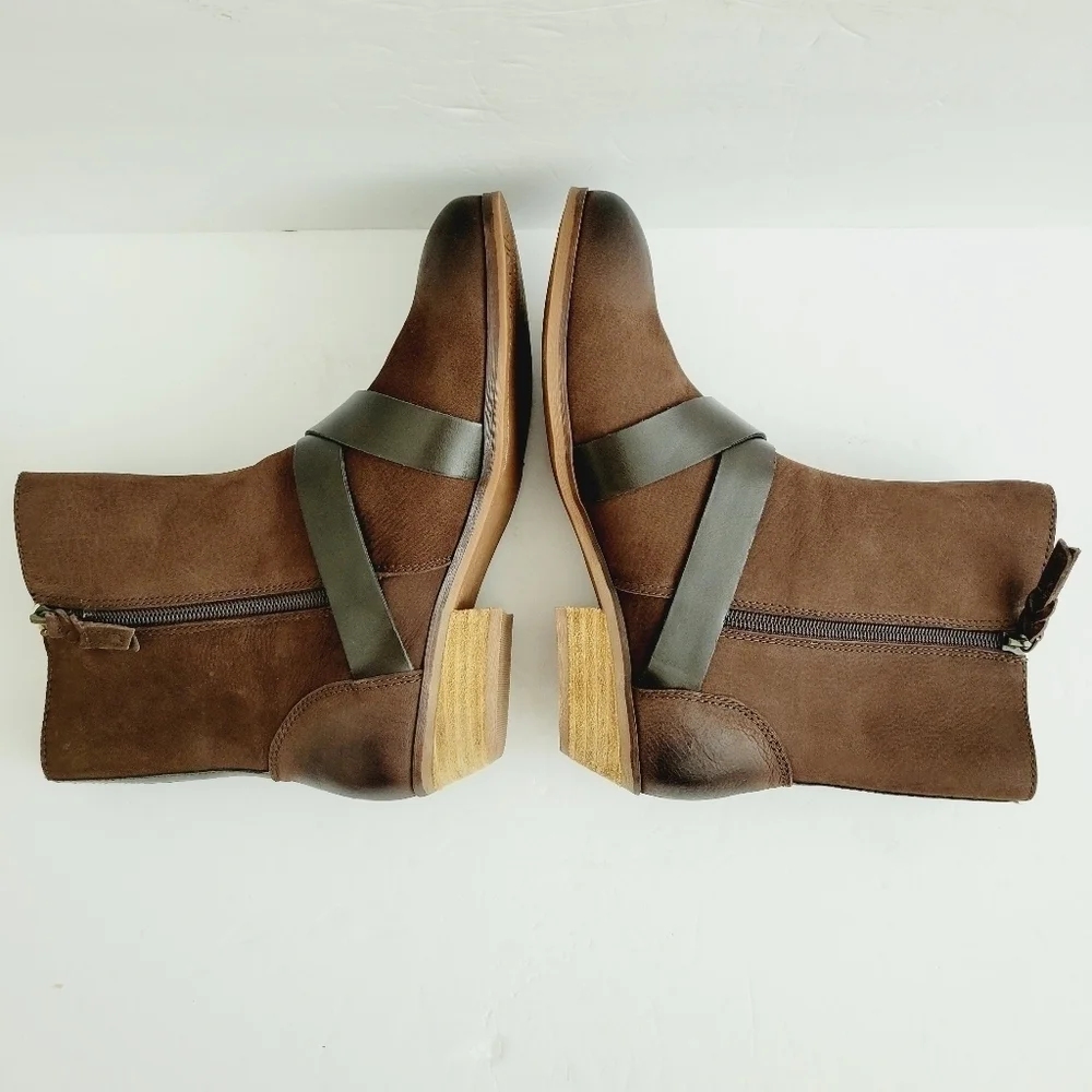 New Softwalk Rayne Brown Soft  Leather Pull On Mid Buckle Bootie, Size 7